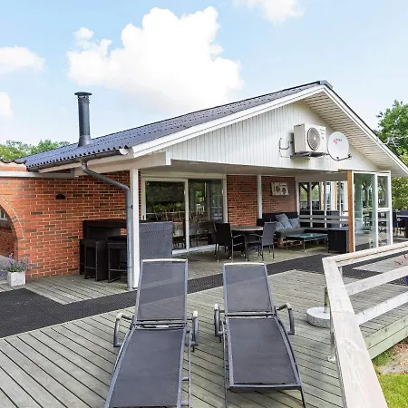 Four-bedroom In Roslev 2 *