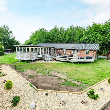 Four-bedroom In Roslev 2 Holiday home Vester Gronning