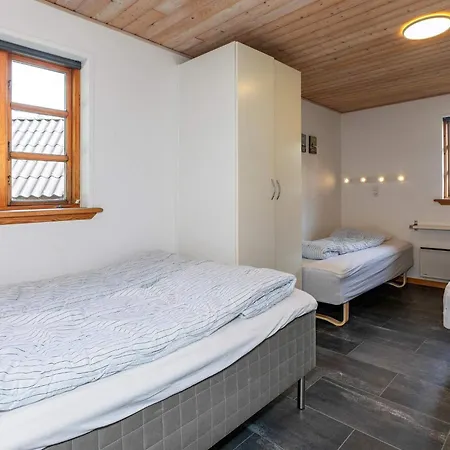 Four-bedroom In Roslev 2 *