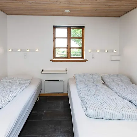 Feriehus Four-bedroom In Roslev 2 Vester Grønning
