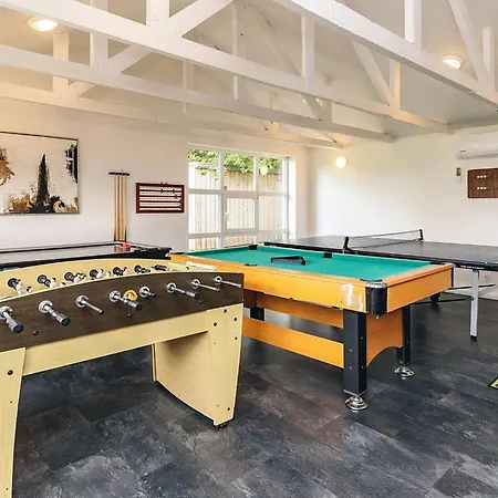 17 Person In Roslev-by Traum * Vester Grønning