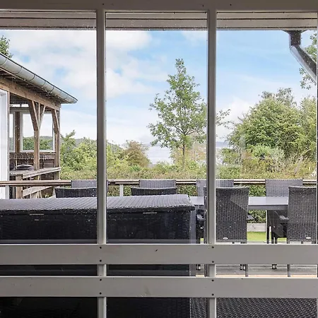 17 Person In Roslev-by Traum *