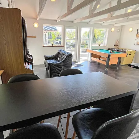 17 Person In Roslev-by Traum * Vester Gronning